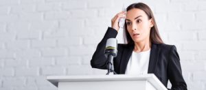 Come contenere l’ansia durante un discorso pubblico
